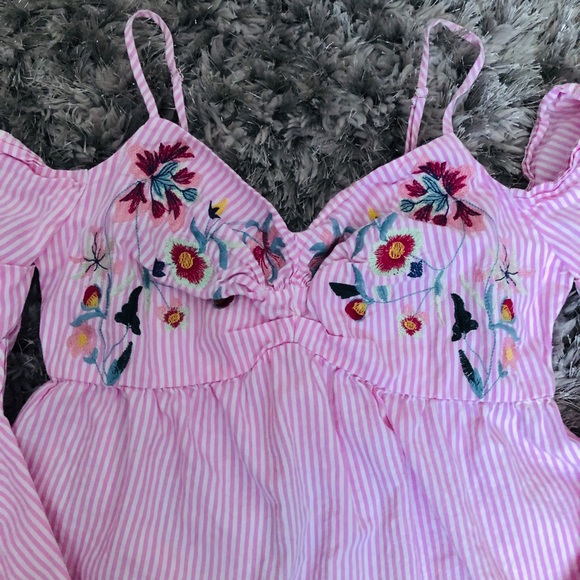 Top - Picture 2 of 4